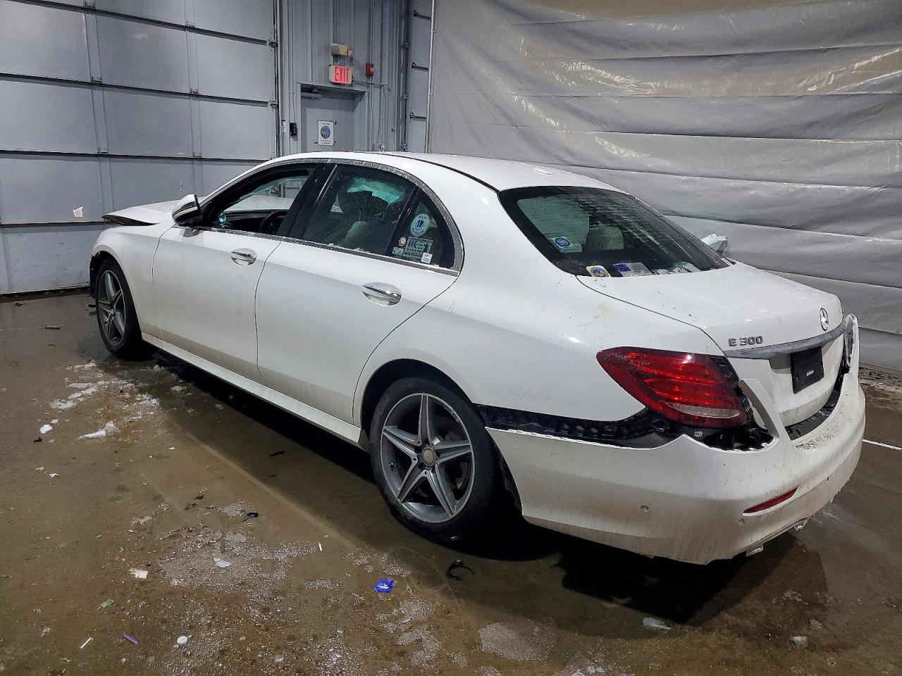 2017 MERCEDES-BENZ E 300 4MATIC photo 2