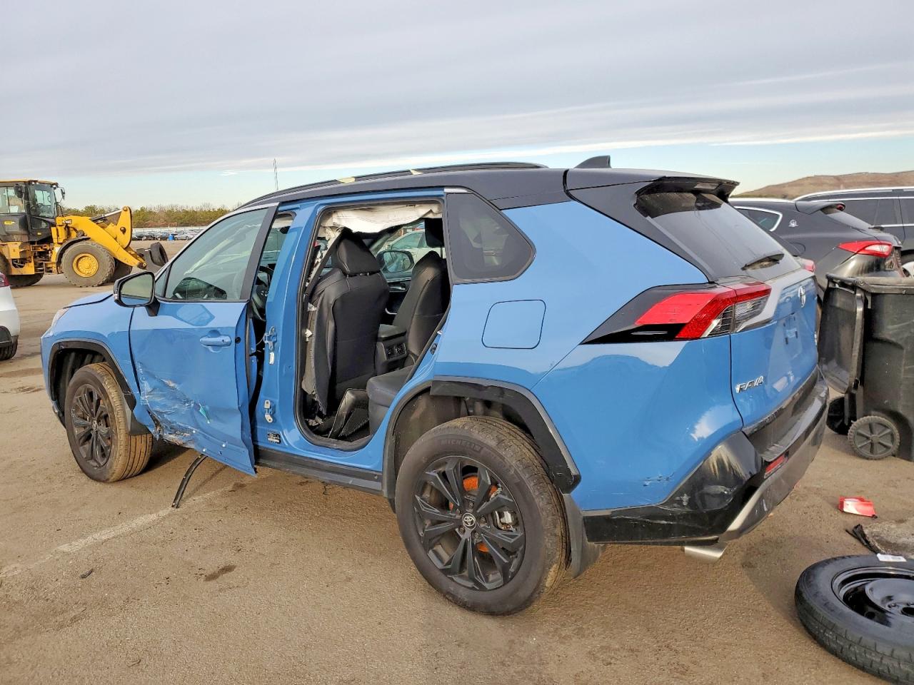 2024 TOYOTA RAV4 XSE photo 3