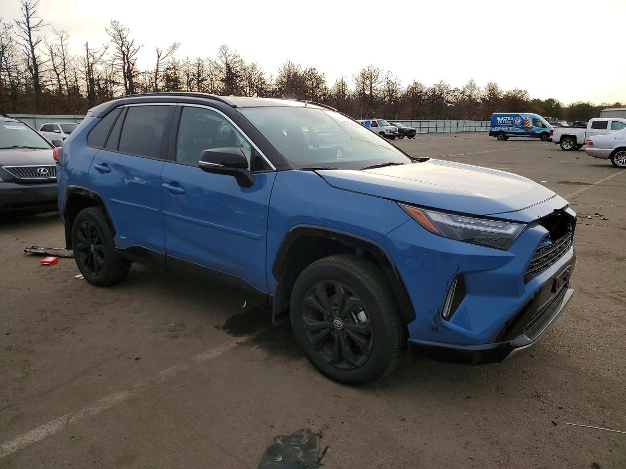 2024 TOYOTA RAV4 XSE photo 7
