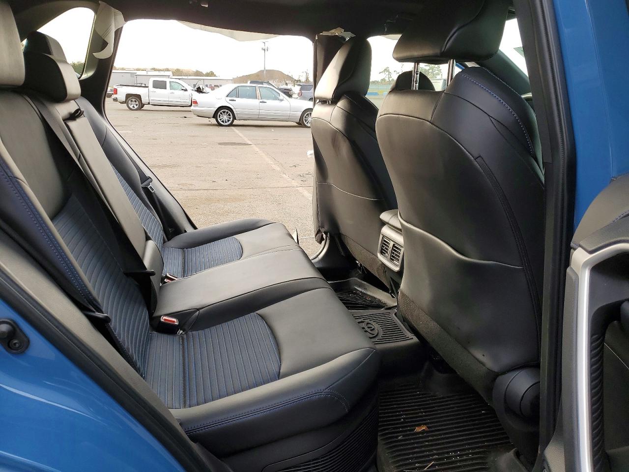 2024 TOYOTA RAV4 XSE photo 21