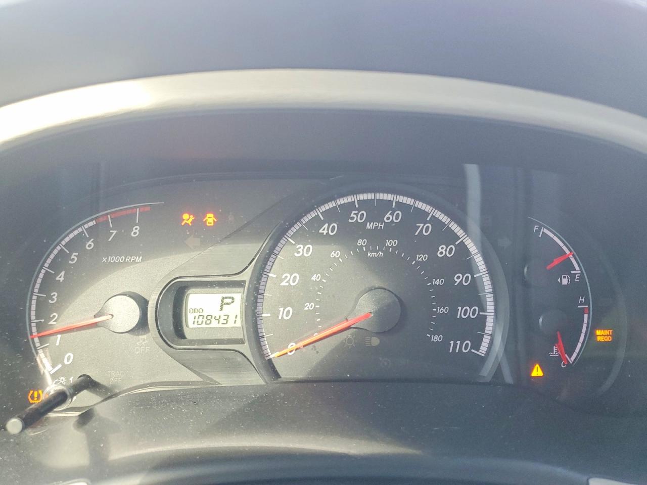 2013 TOYOTA SIENNA LE photo 9