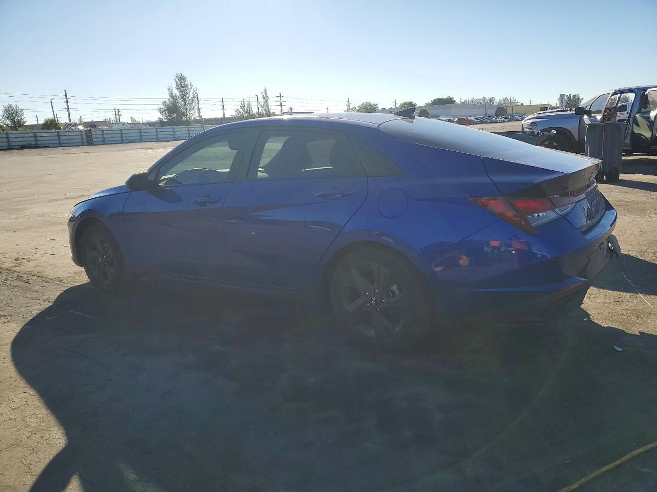 2023 HYUNDAI ELANTRA SEL photo 2
