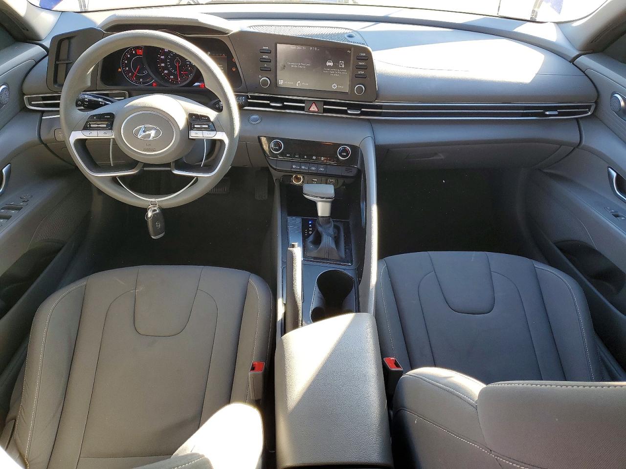 2023 HYUNDAI ELANTRA SEL photo 8