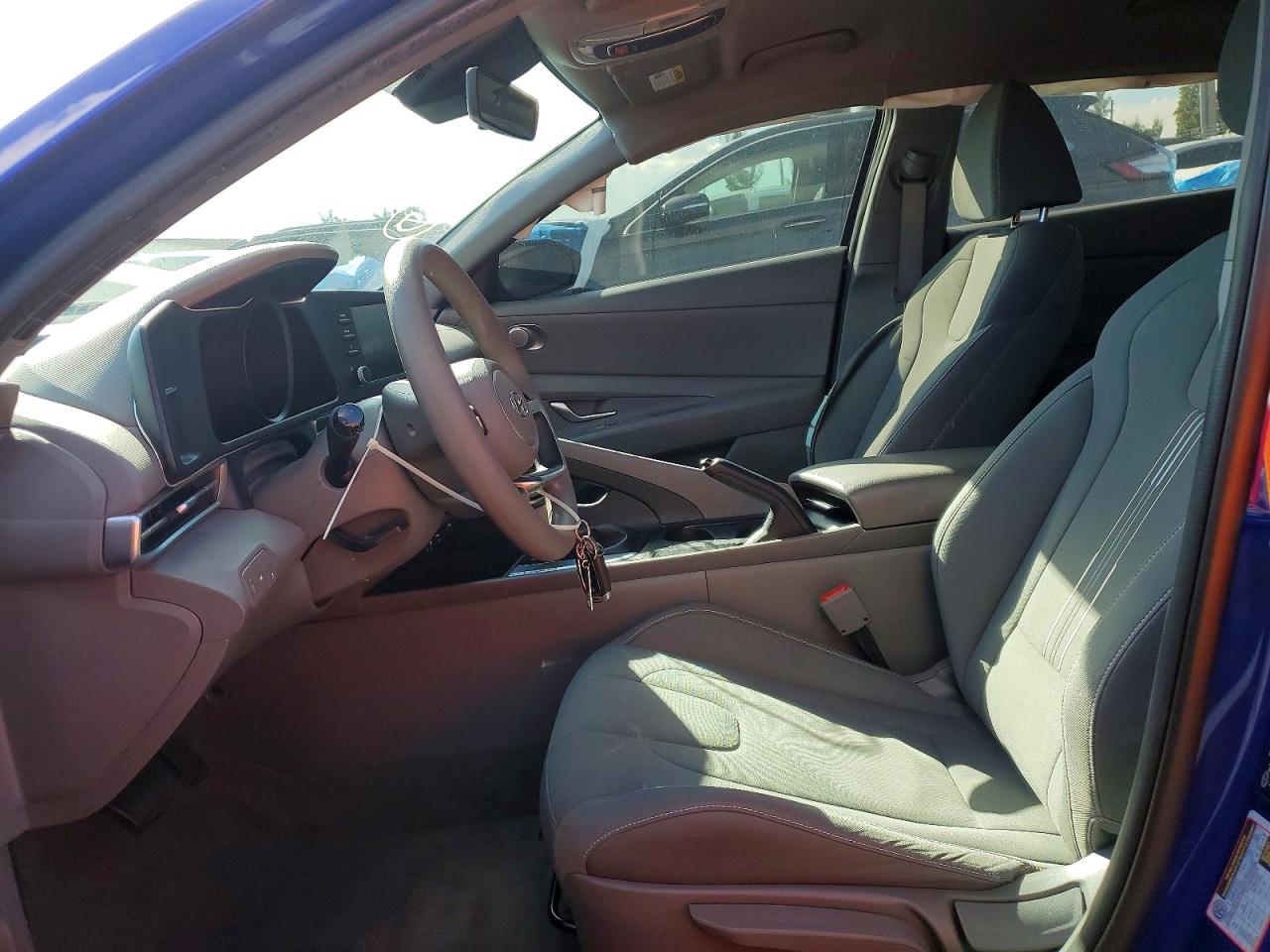 2023 HYUNDAI ELANTRA SEL photo 7