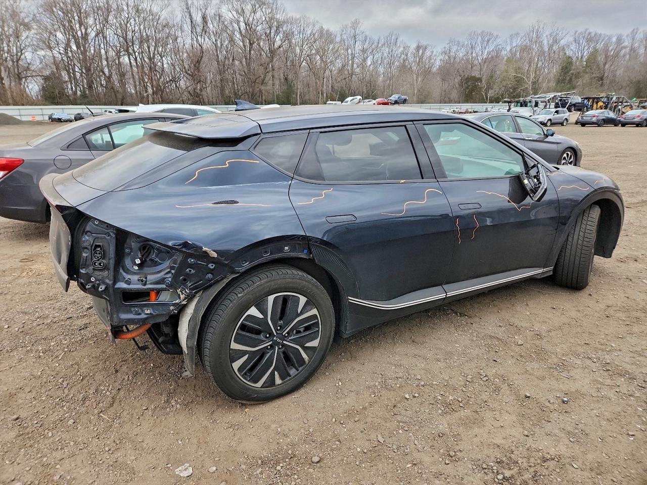 2024 KIA EV6 LIGHT photo 3