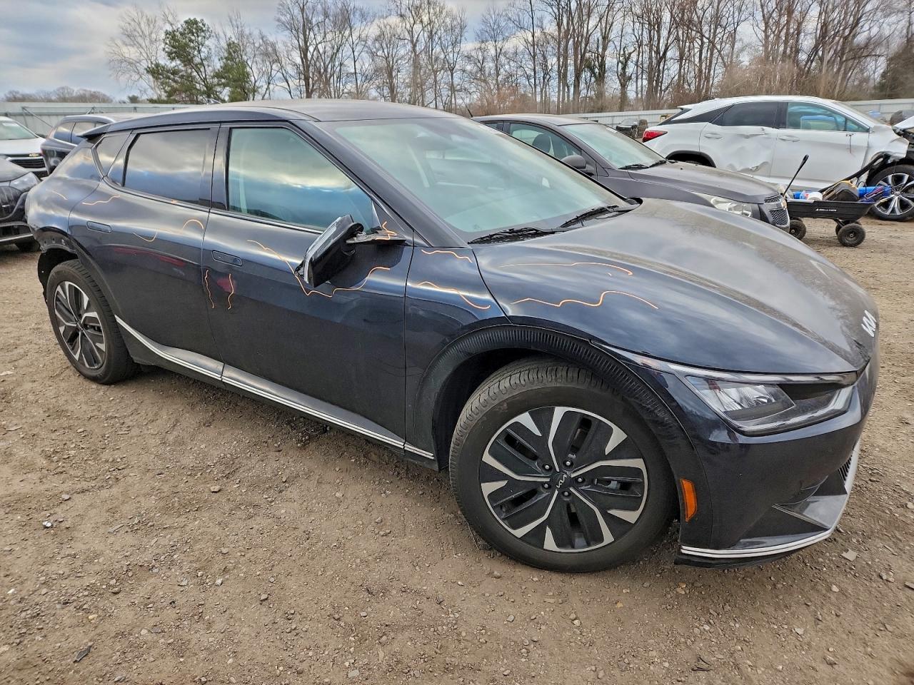 2024 KIA EV6 LIGHT photo 4