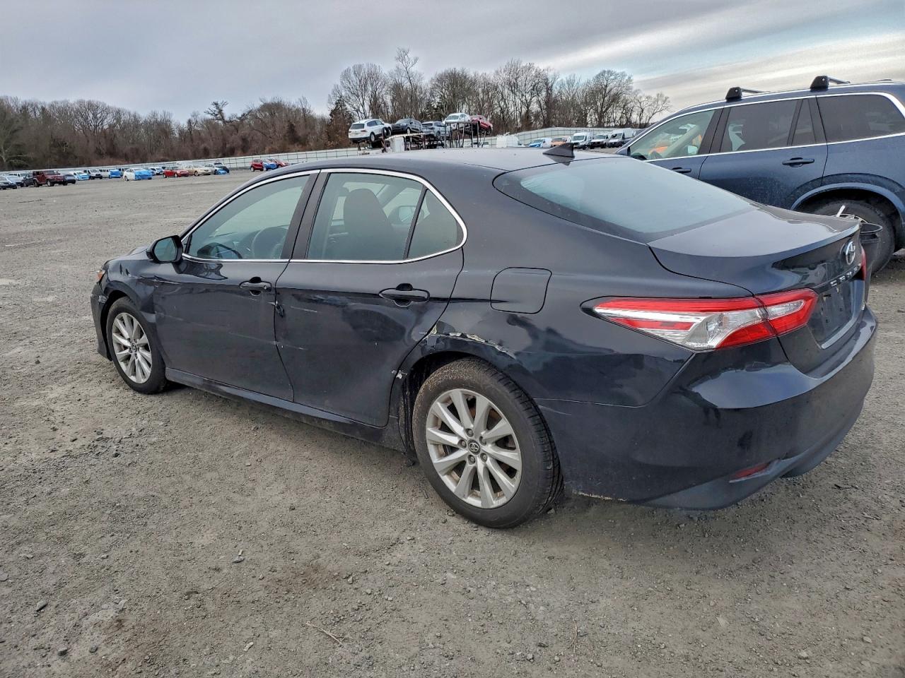 2019 TOYOTA CAMRY L photo 2