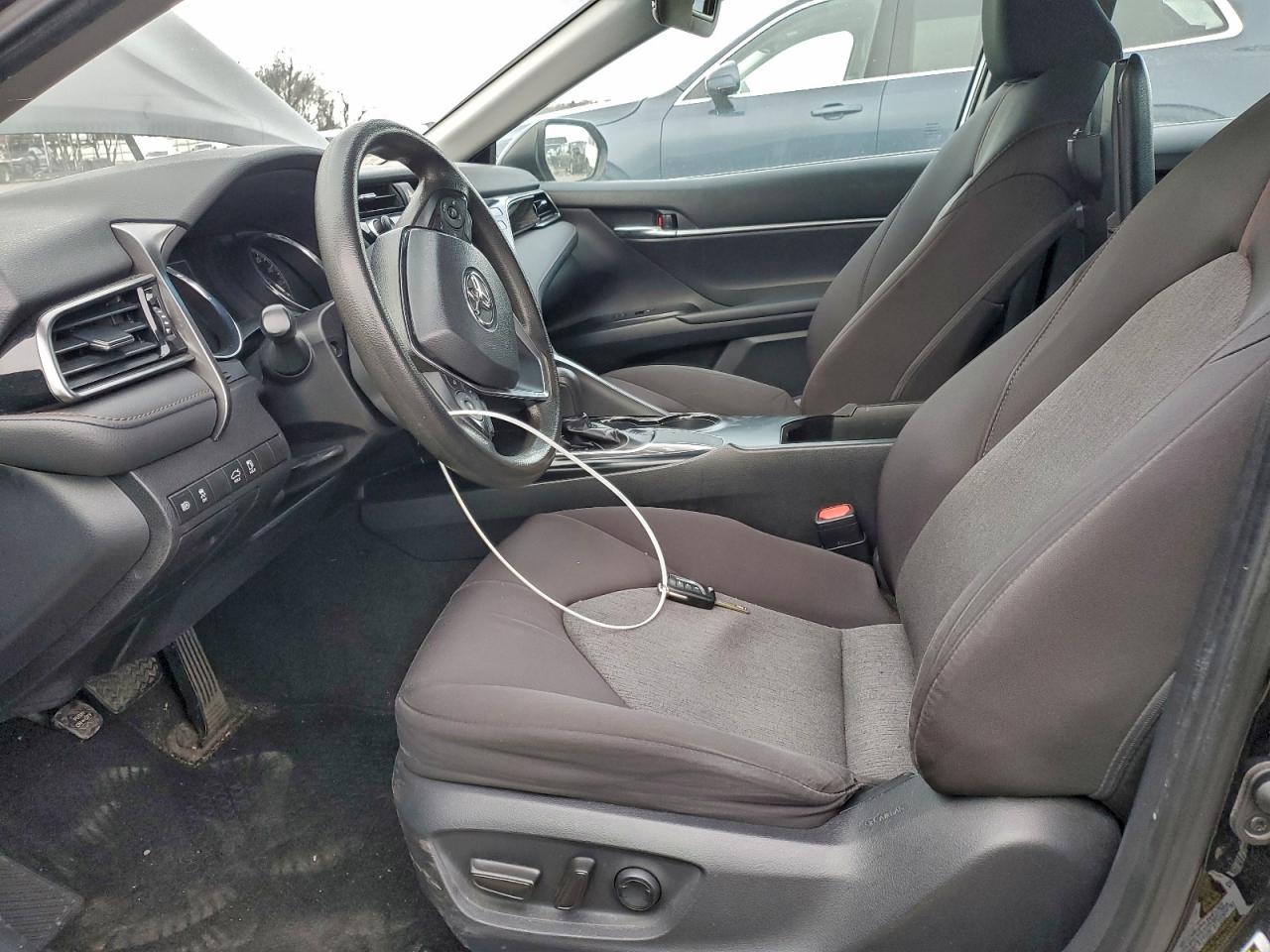 2019 TOYOTA CAMRY L photo 7