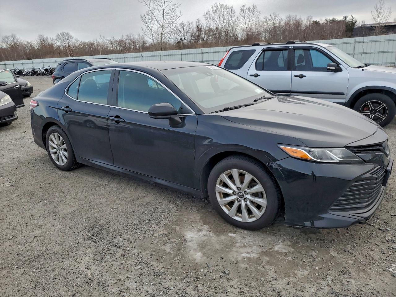 2019 TOYOTA CAMRY L photo 4