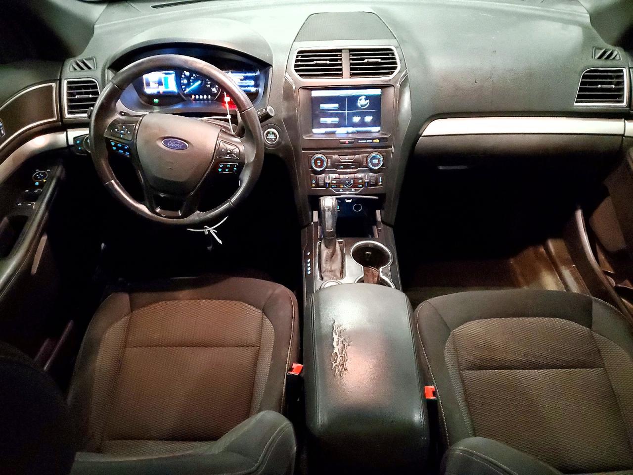 2016 FORD EXPLORER XLT photo 8