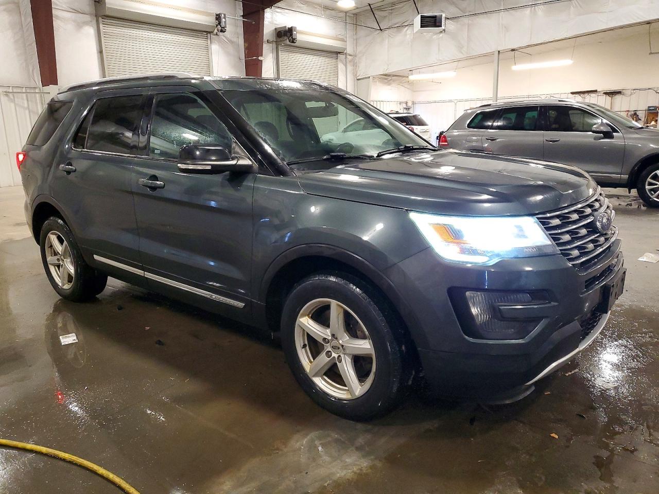 2016 FORD EXPLORER XLT photo 4