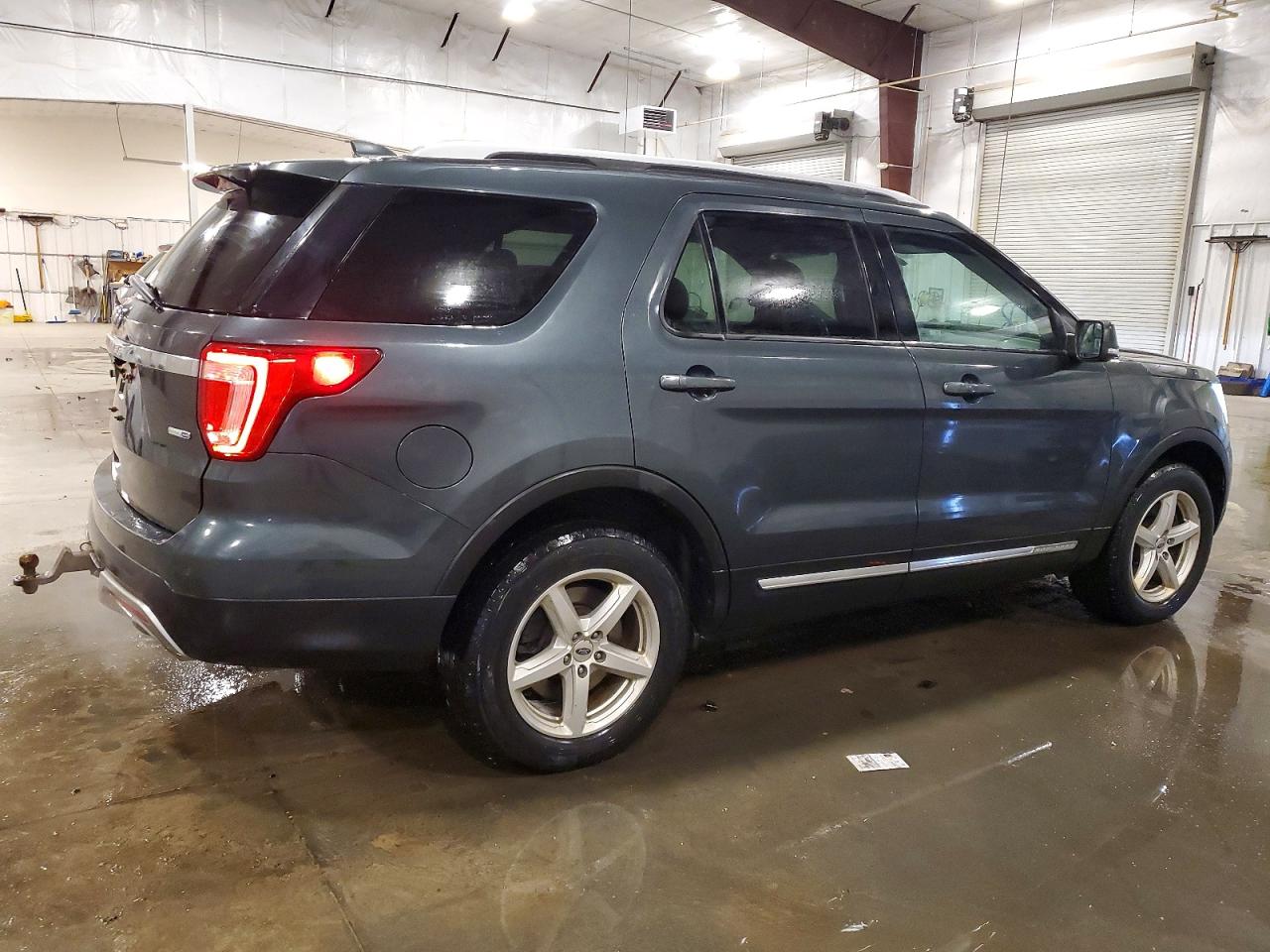 2016 FORD EXPLORER XLT photo 3