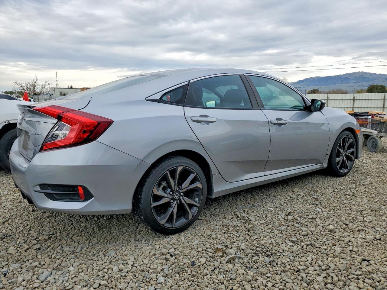 2020 HONDA CIVIC SPORT photo 3
