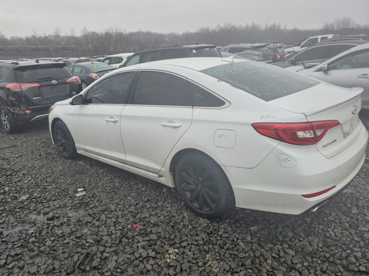 2015 HYUNDAI SONATA SPORT photo 2