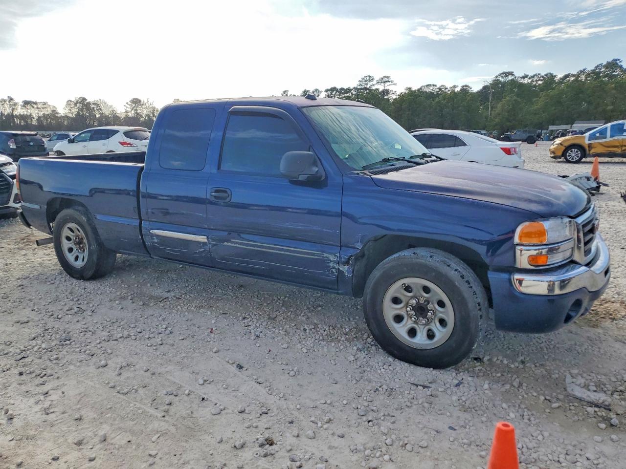 2004 GMC NEW SIERRA C1500 photo 4