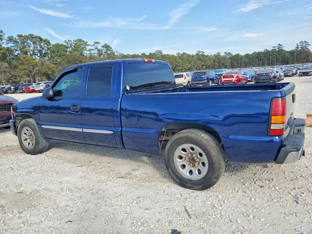 2004 GMC NEW SIERRA C1500 photo 2