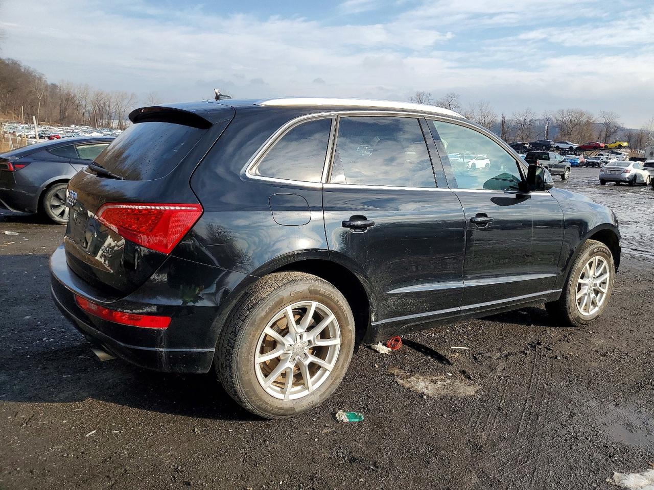 2012 AUDI Q5 PREMIUM photo 3