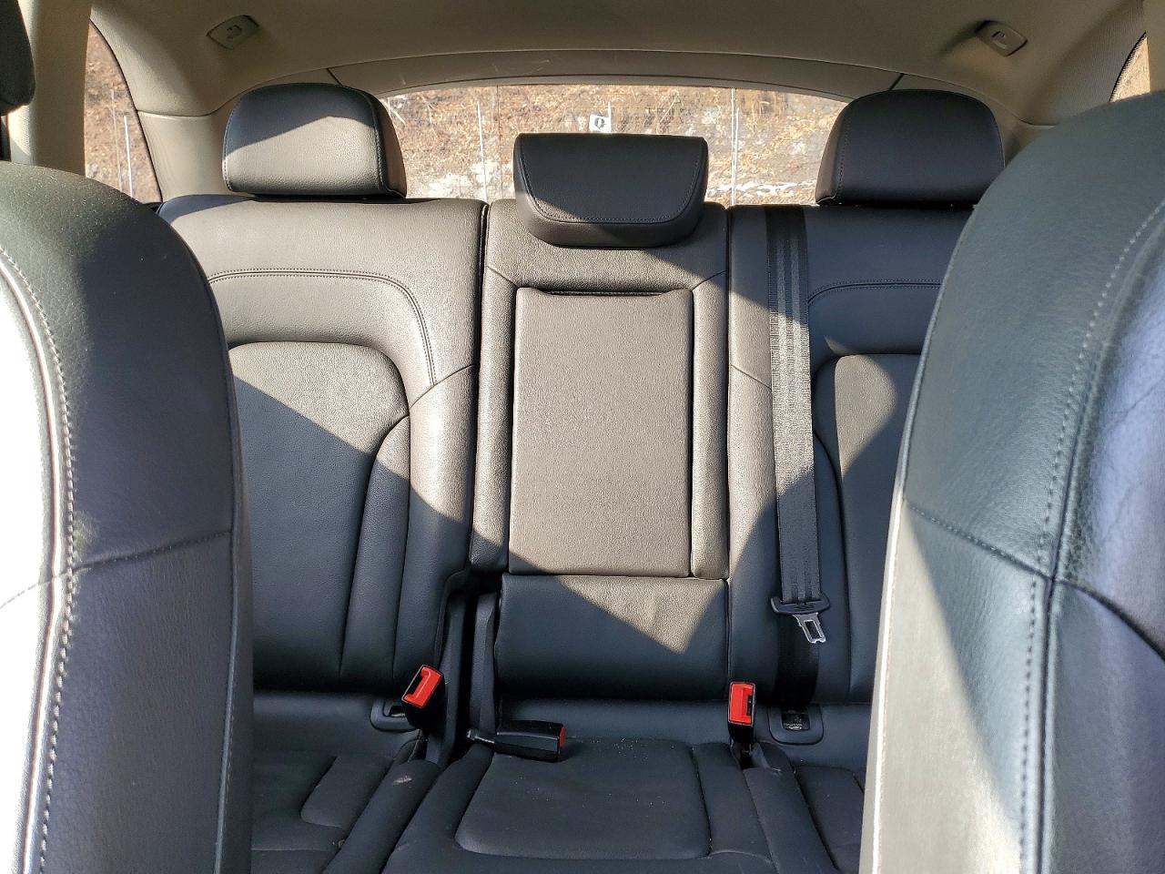 2012 AUDI Q5 PREMIUM photo 10