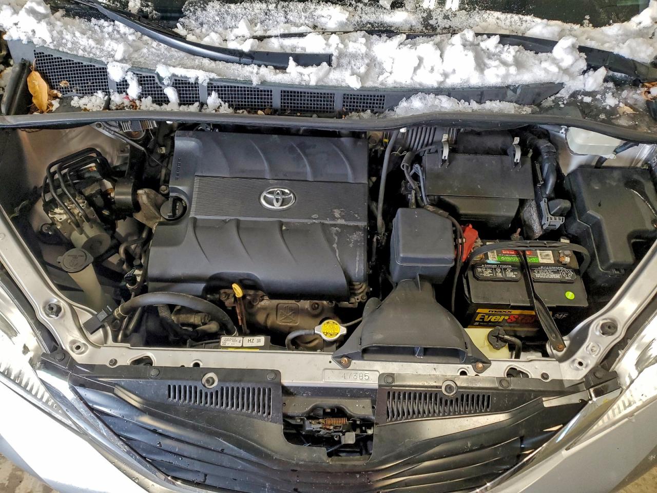 2013 TOYOTA SIENNA LE photo 12
