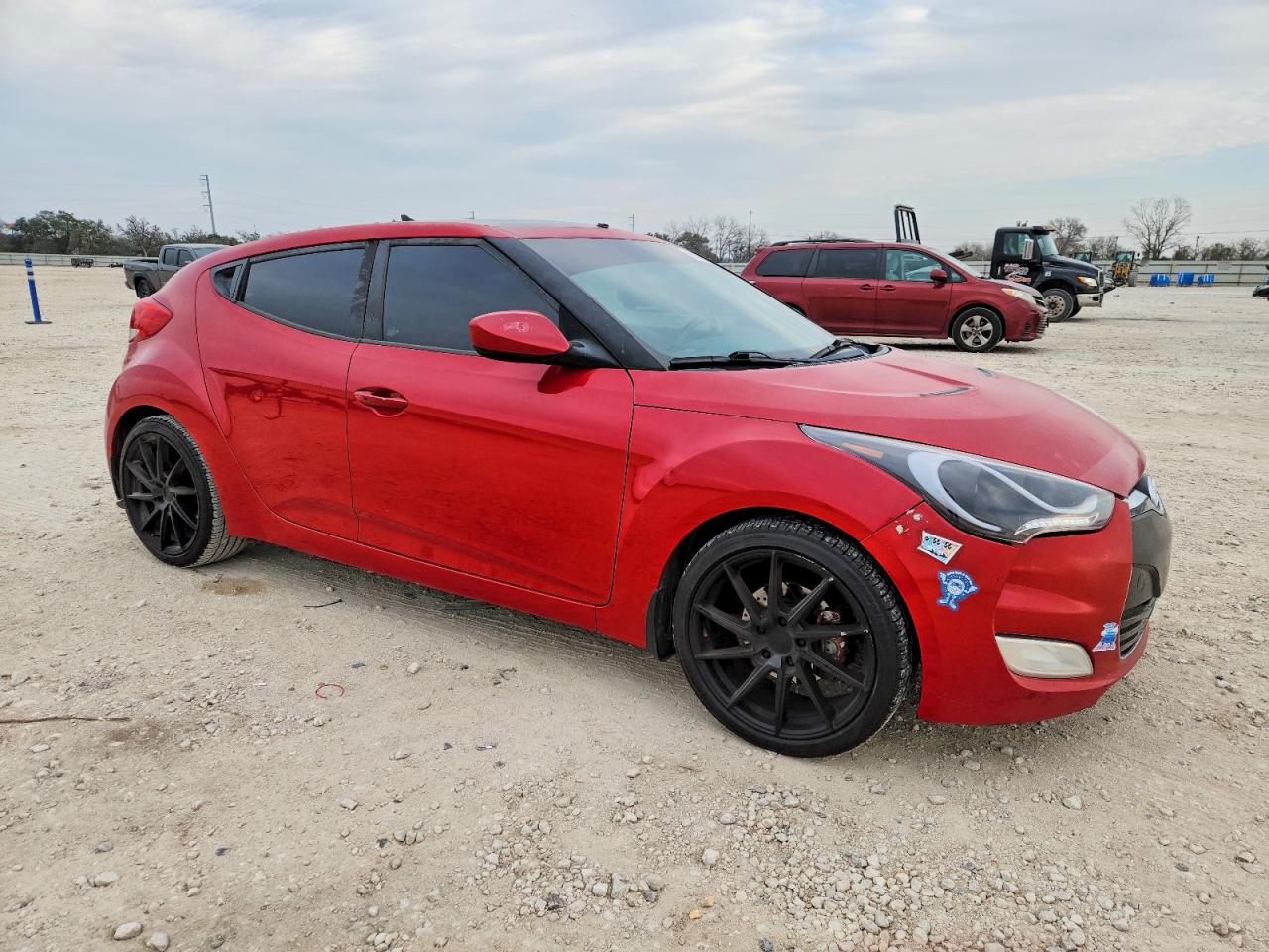 2013 HYUNDAI VELOSTER photo 4