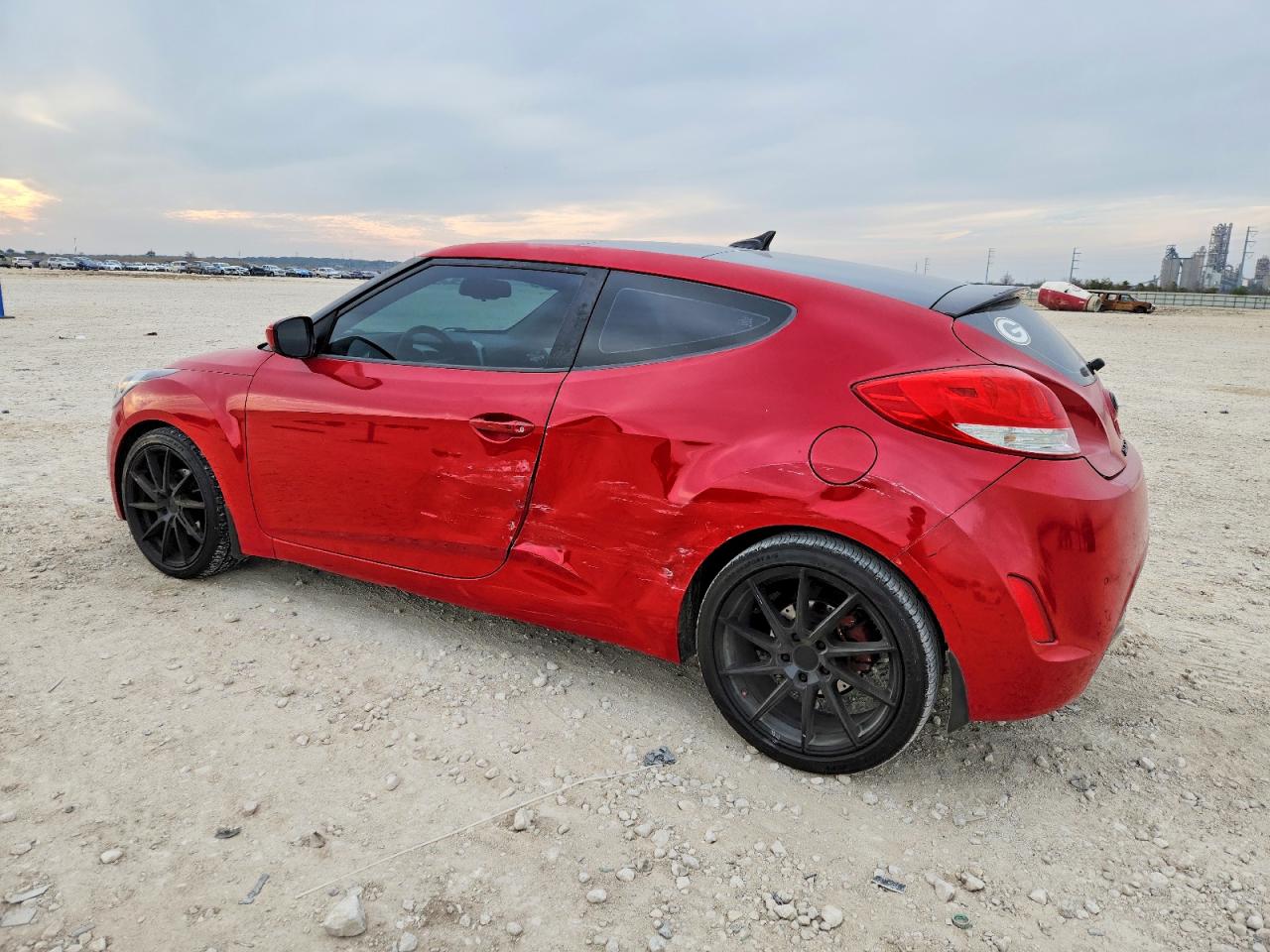 2013 HYUNDAI VELOSTER photo 2