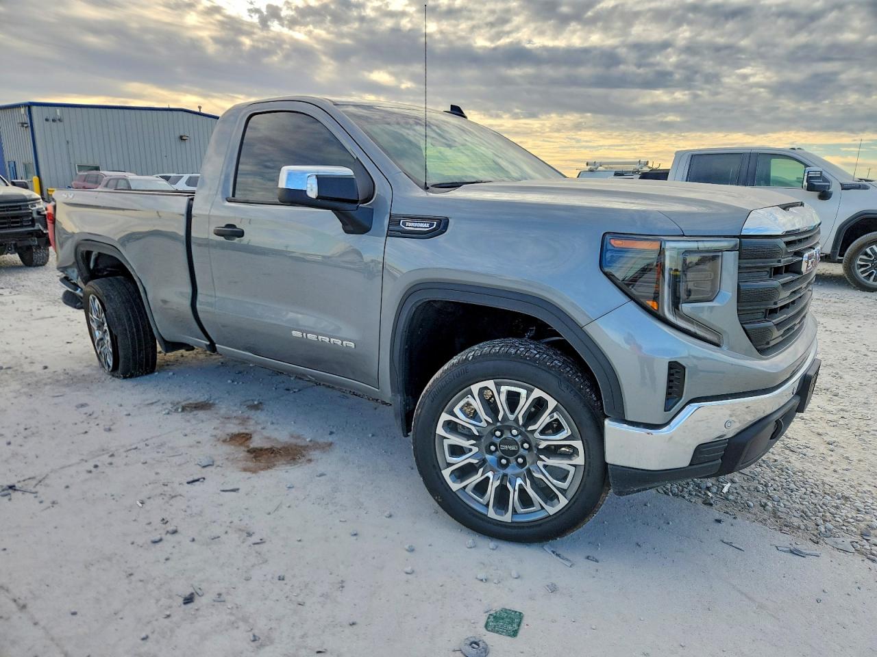 2025 GMC SIERRA K1500 photo 4