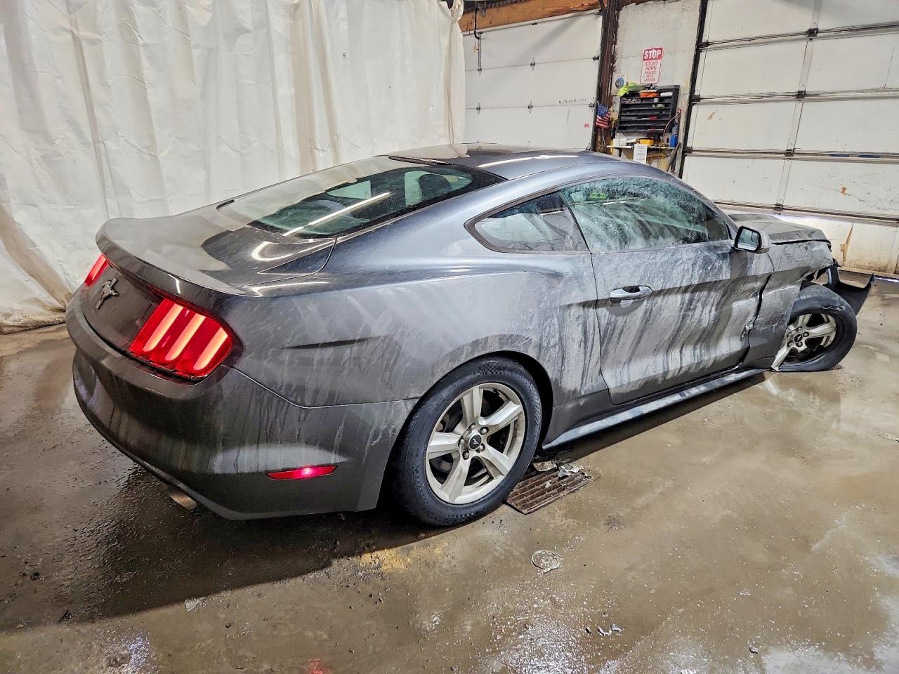 2017 FORD MUSTANG photo 5