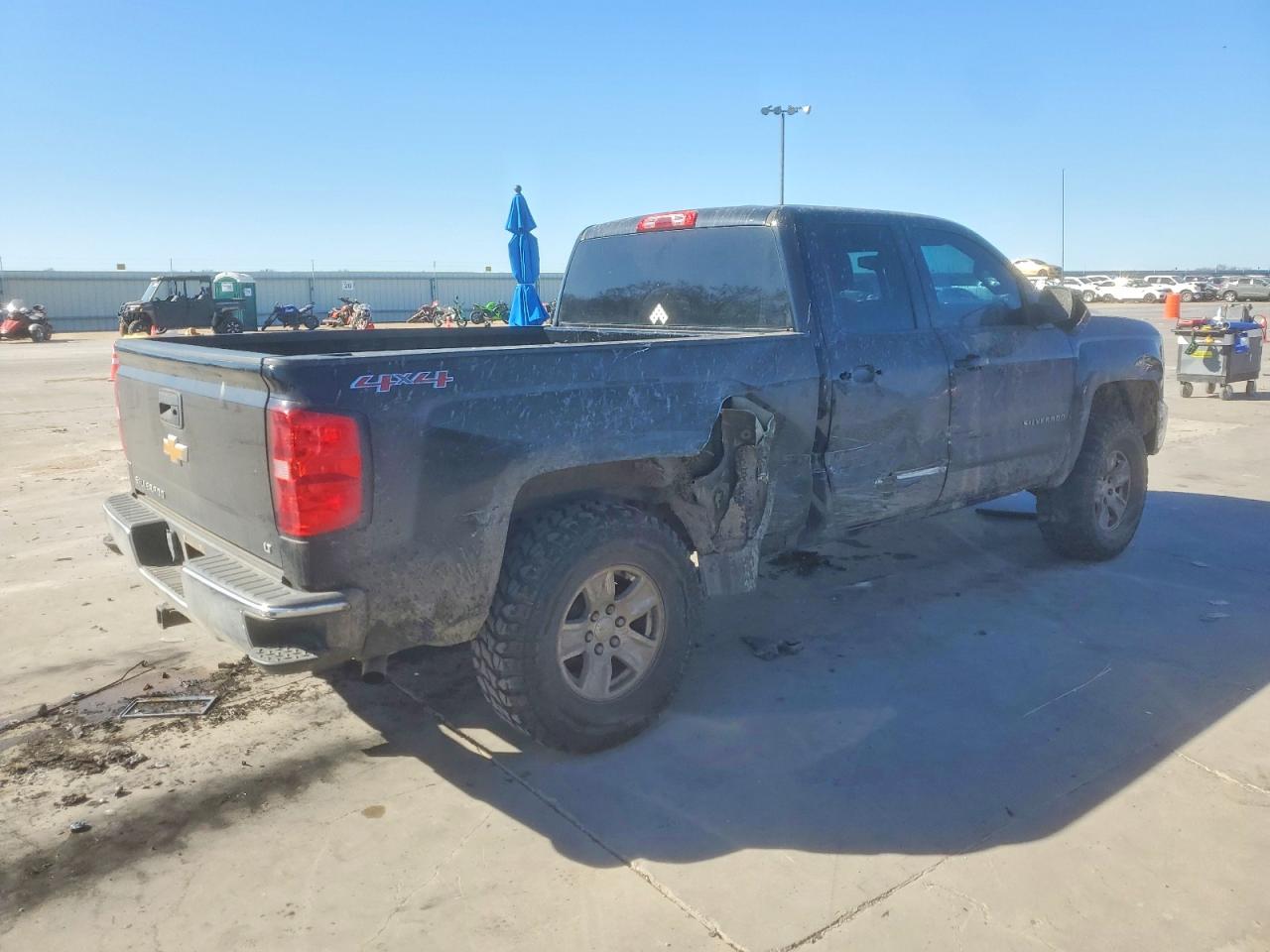 2016 CHEVROLET SILVERADO K1500 LT photo 3