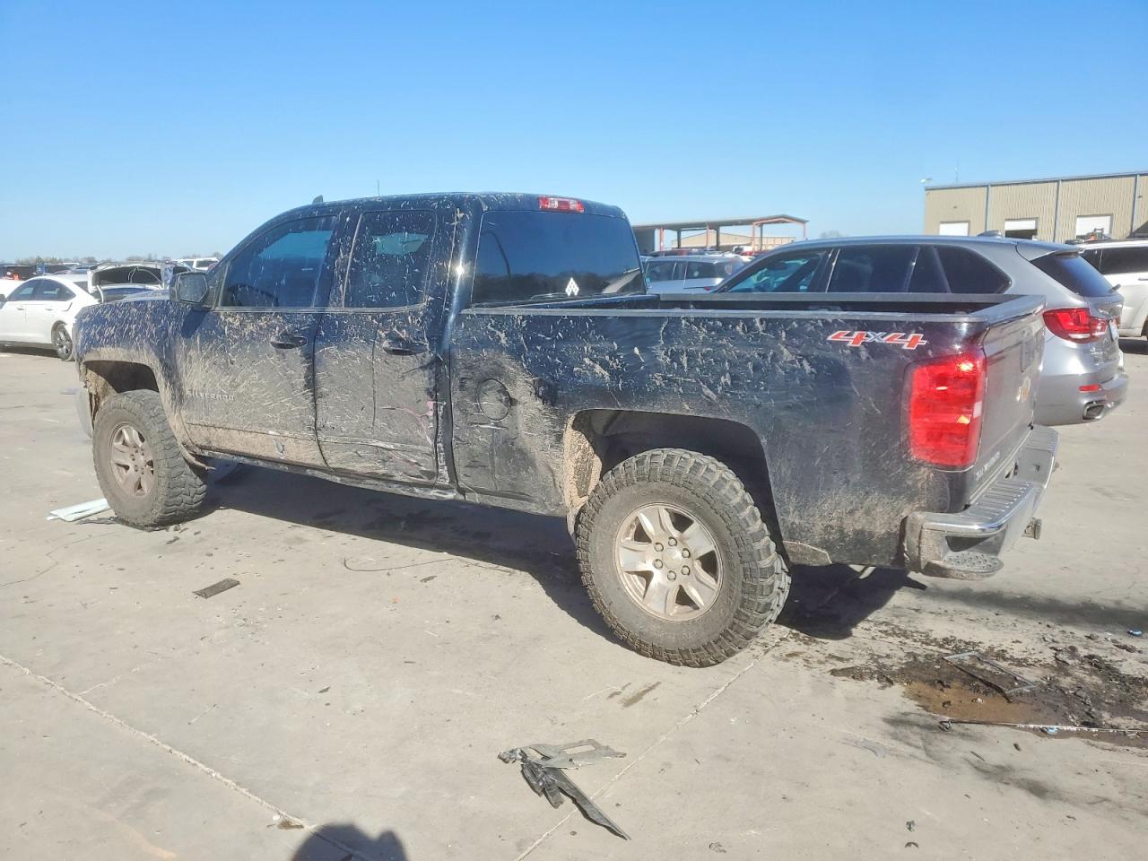 2016 CHEVROLET SILVERADO K1500 LT photo 2