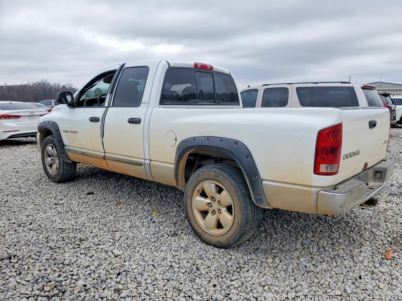 2002 DODGE RAM 1500 photo 2