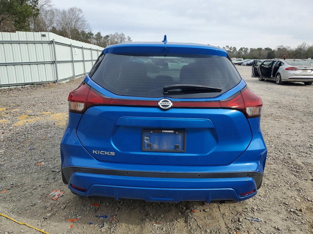 2021 NISSAN KICKS S photo 16