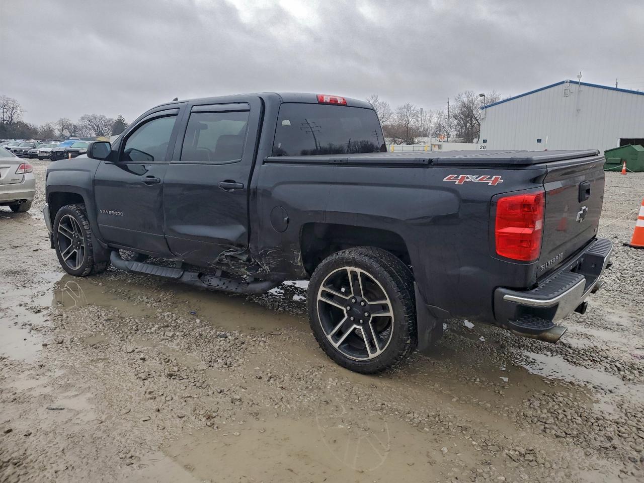 2016 CHEVROLET SILVERADO K1500 LT photo 2