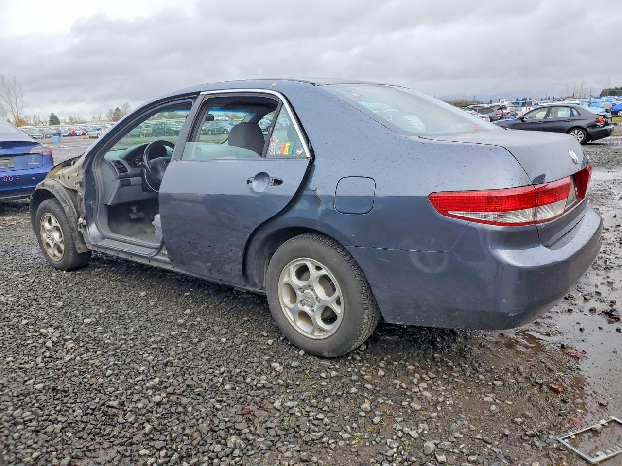2004 HONDA ACCORD LX photo 2