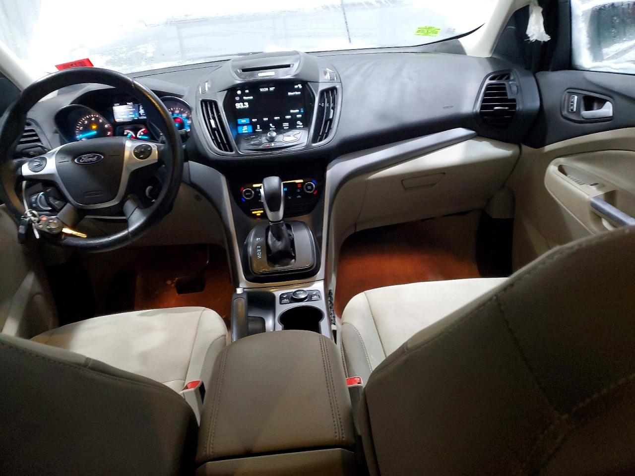 2016 FORD ESCAPE SE photo 8
