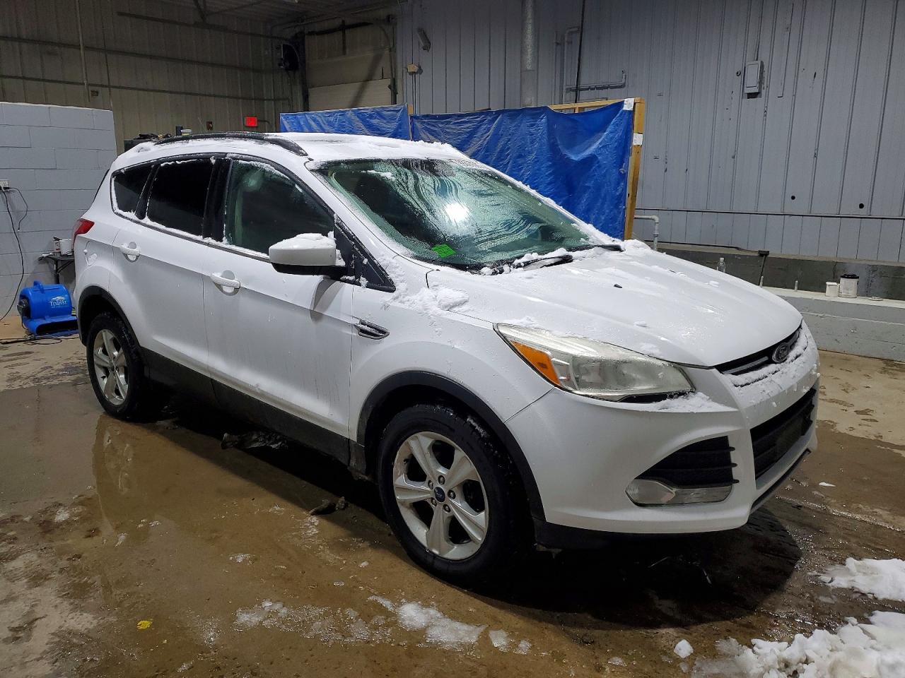 2016 FORD ESCAPE SE photo 4