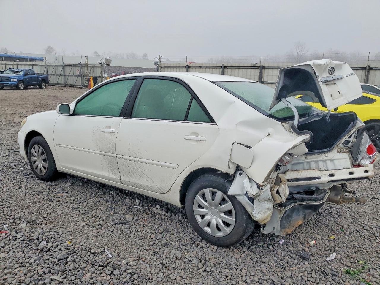 2005 TOYOTA CAMRY LE photo 2