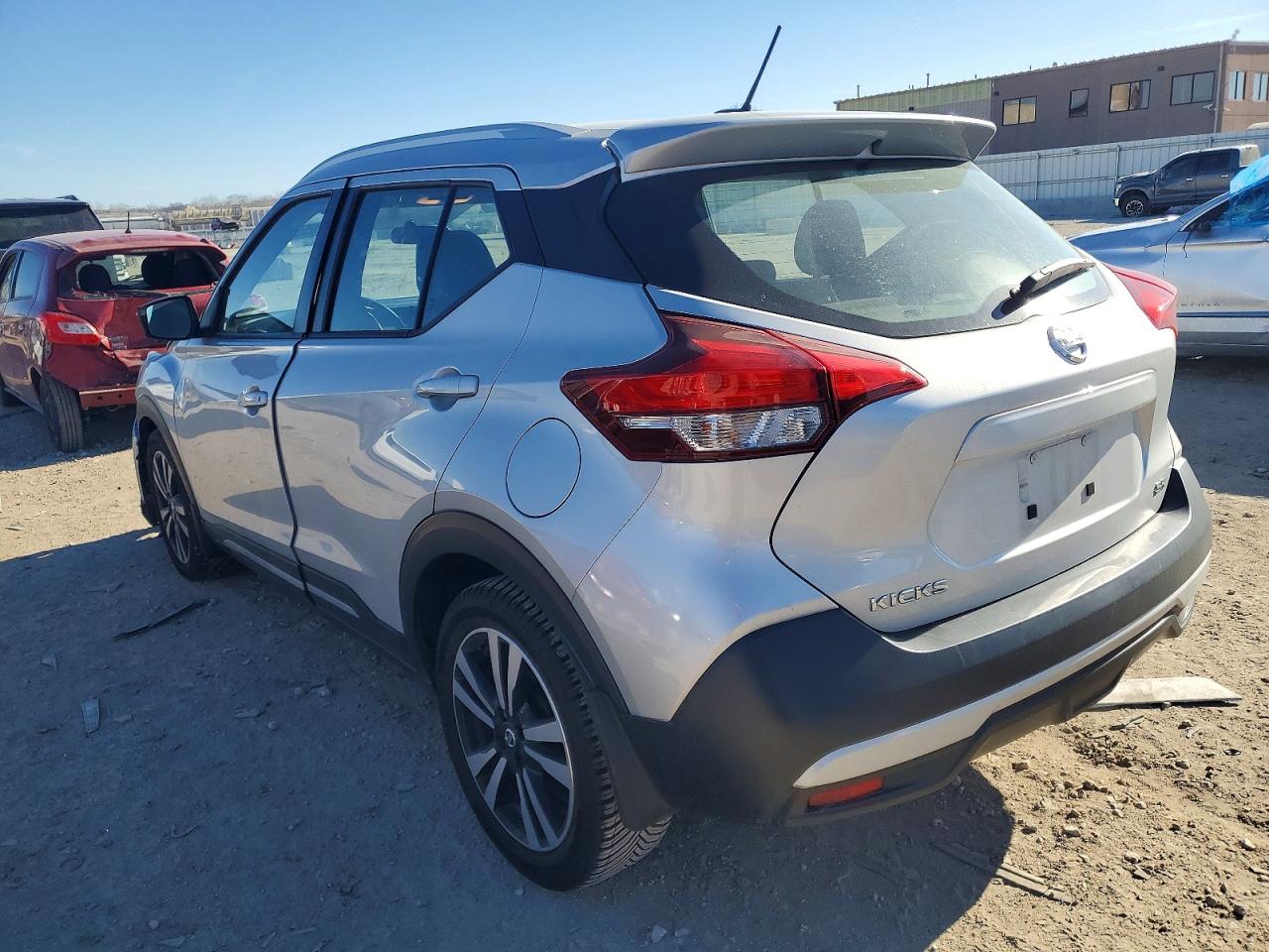 2019 NISSAN KICKS S photo 2