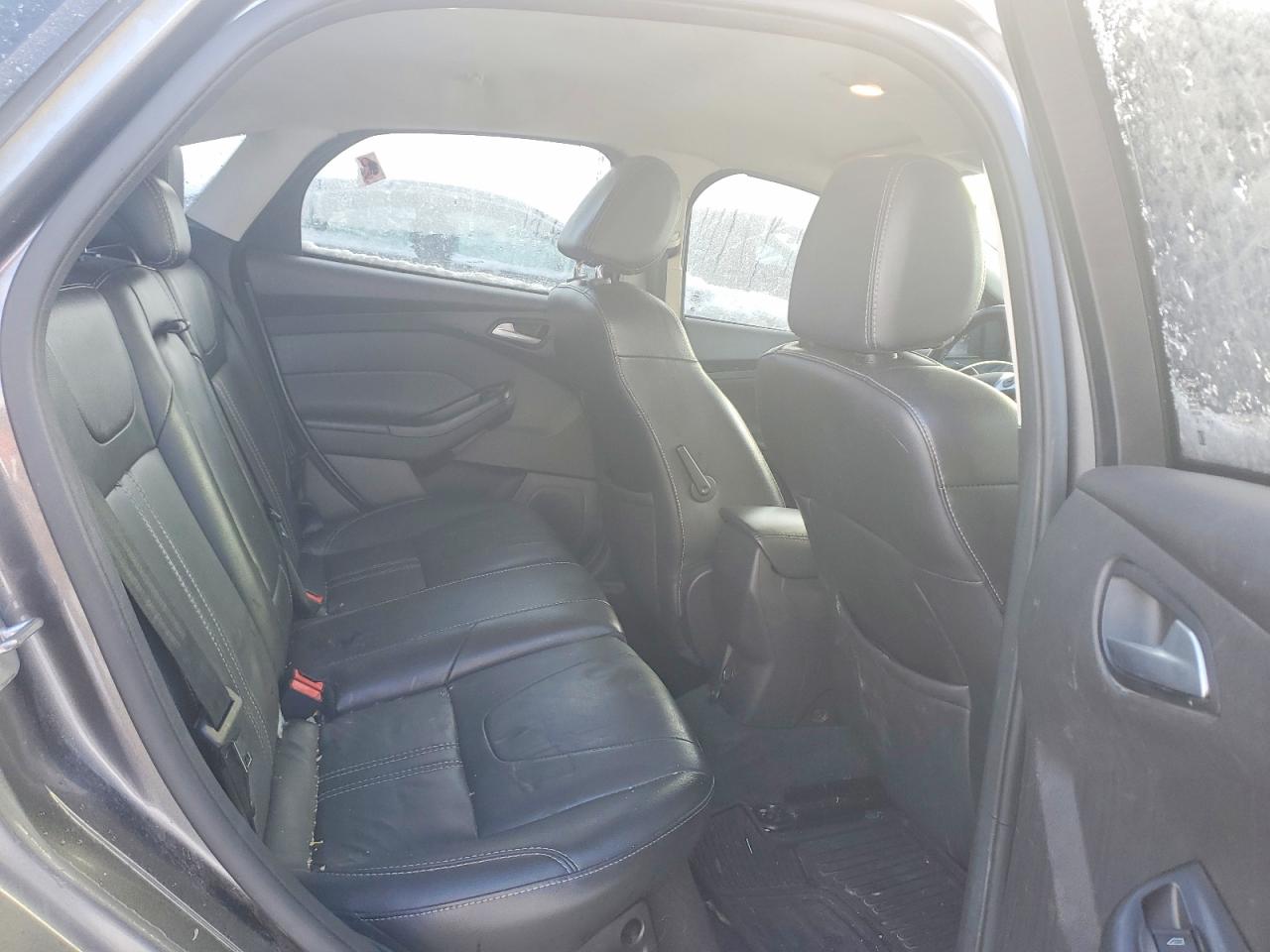 2014 FORD FOCUS SE photo 10