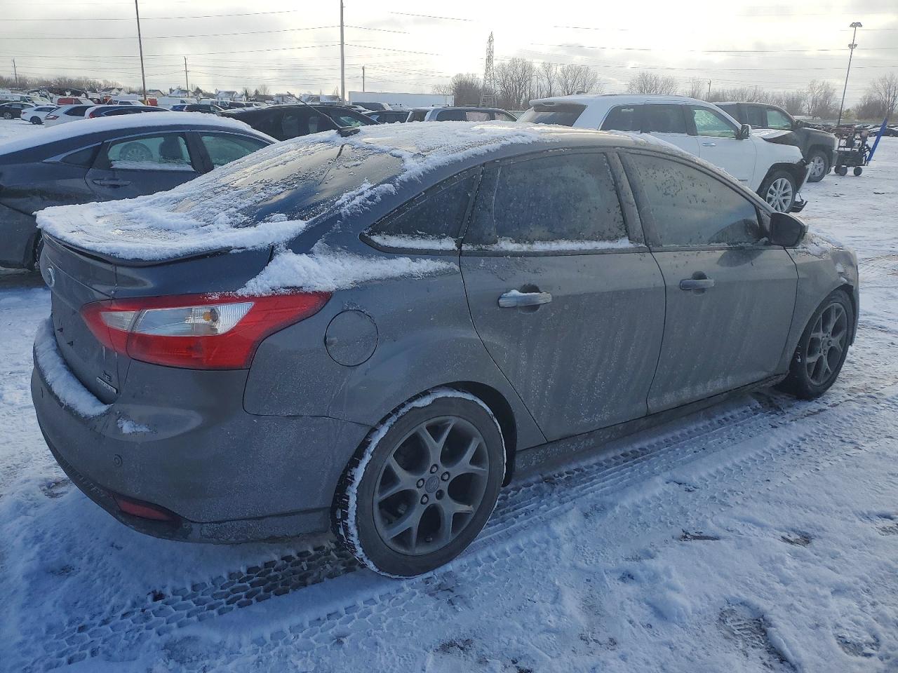 2014 FORD FOCUS SE photo 3