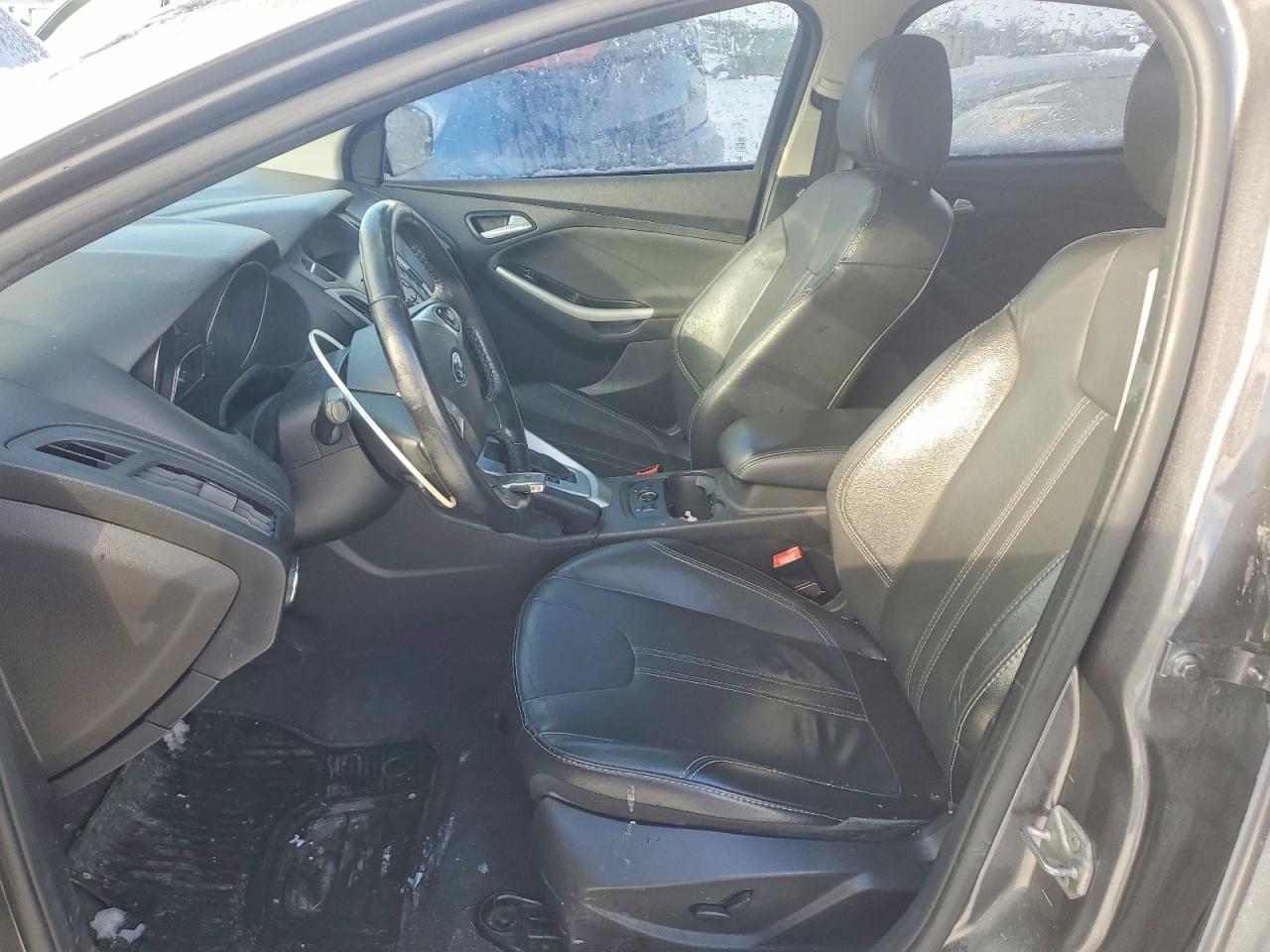 2014 FORD FOCUS SE photo 7
