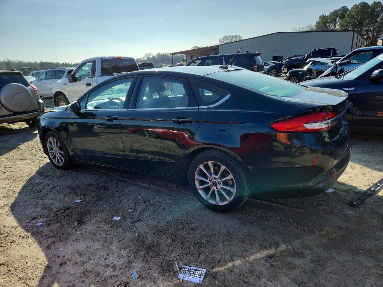 2017 FORD FUSION SE photo 2