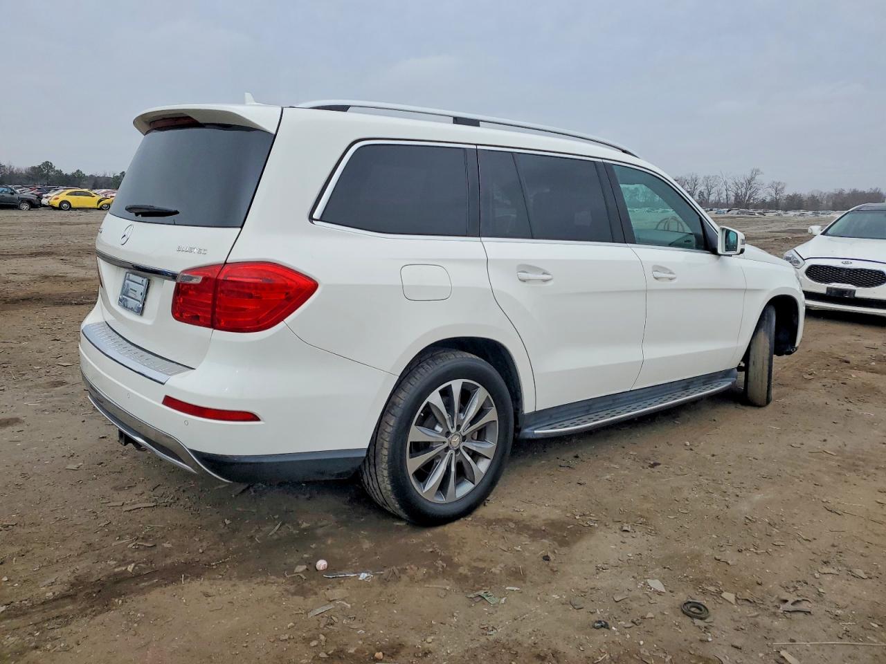 2015 MERCEDES-BENZ GL 350 BLUETEC photo 3