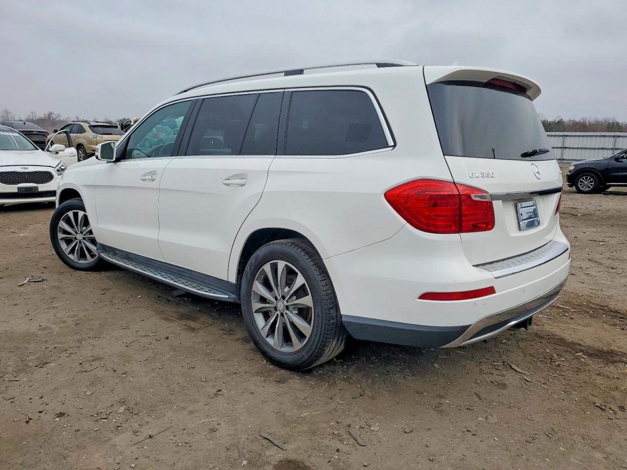 2015 MERCEDES-BENZ GL 350 BLUETEC photo 2