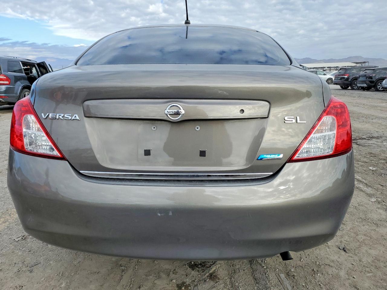 2012 NISSAN VERSA photo 6