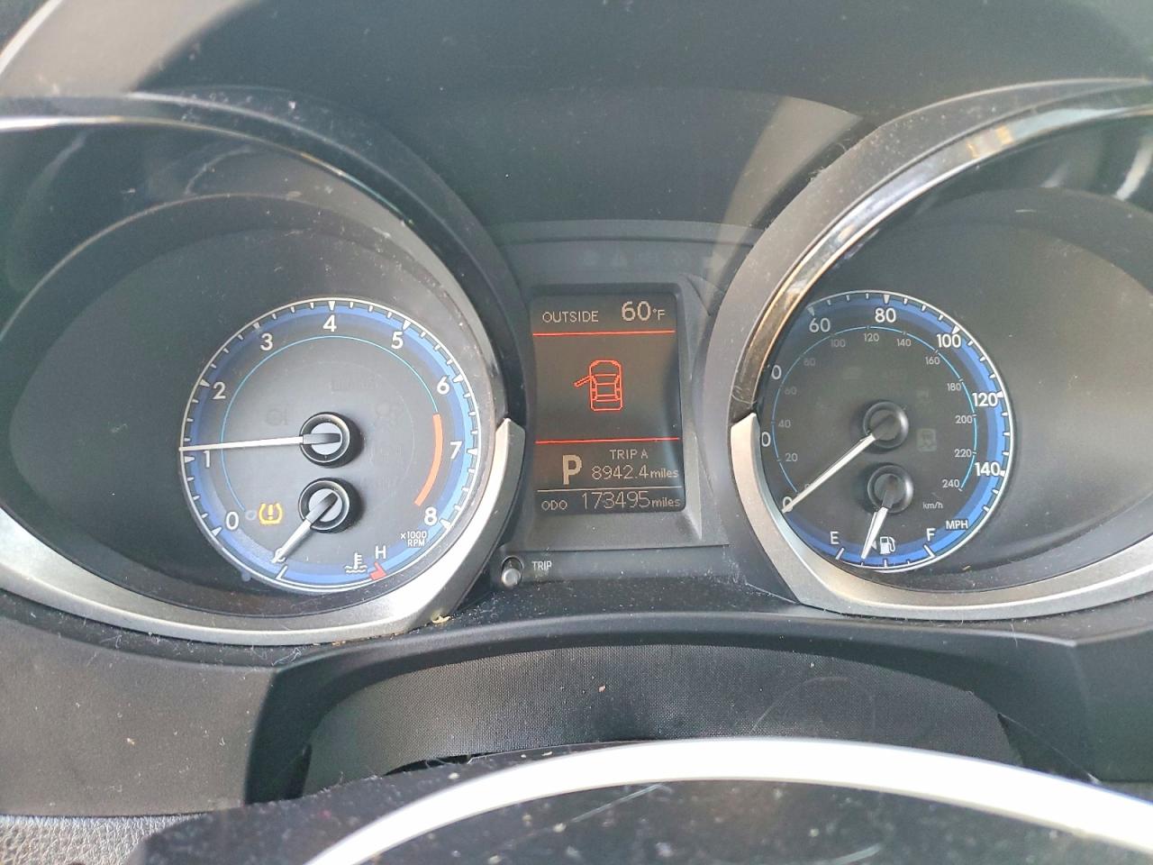 2014 TOYOTA COROLLA L photo 9
