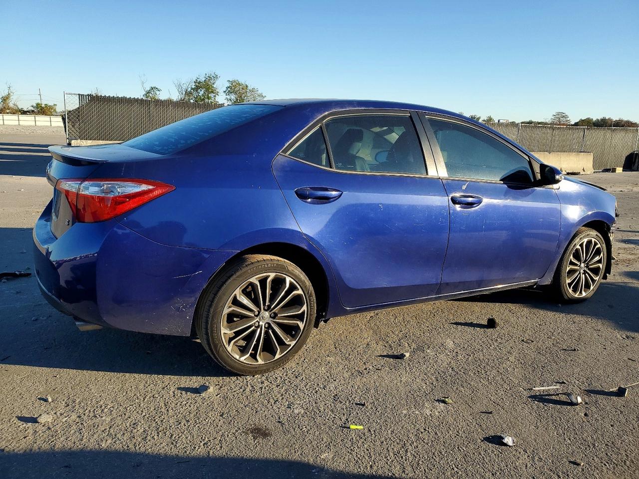 2014 TOYOTA COROLLA L photo 3