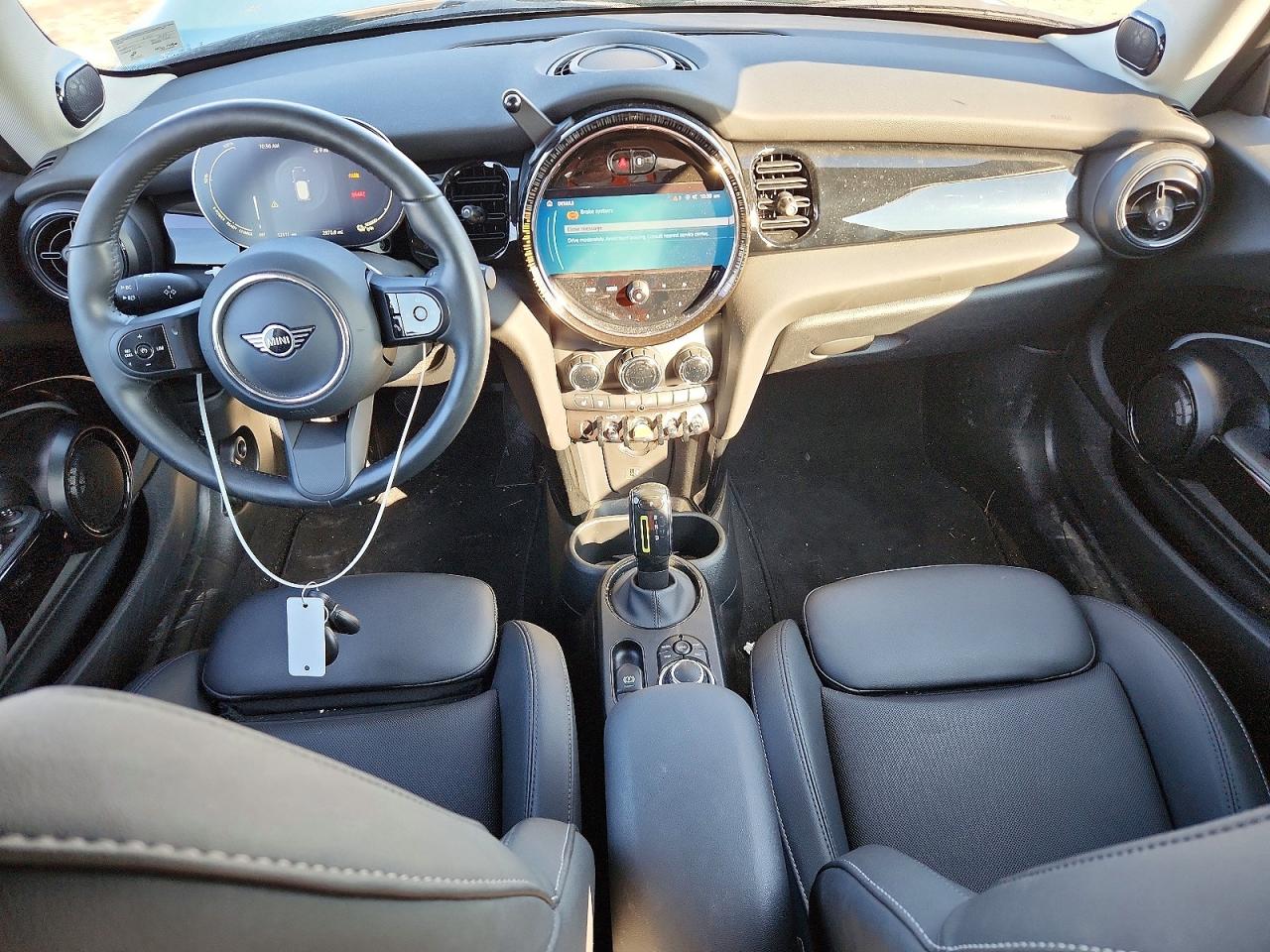 2024 MINI COOPER SE photo 8