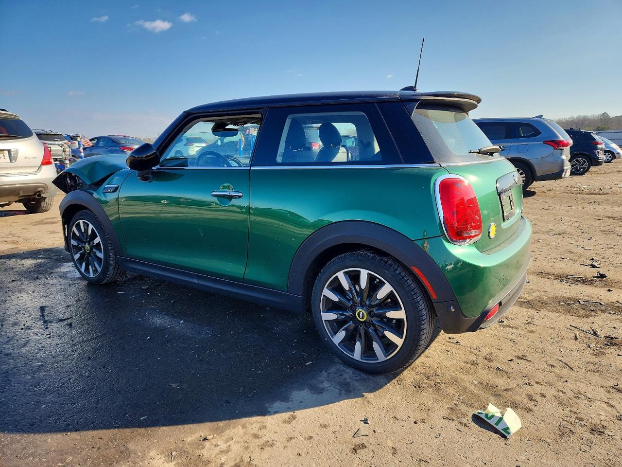 2024 MINI COOPER SE photo 2