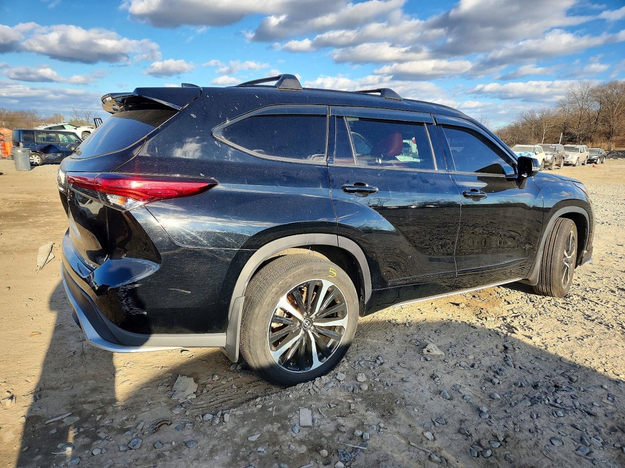2021 TOYOTA HIGHLANDER XSE photo 3