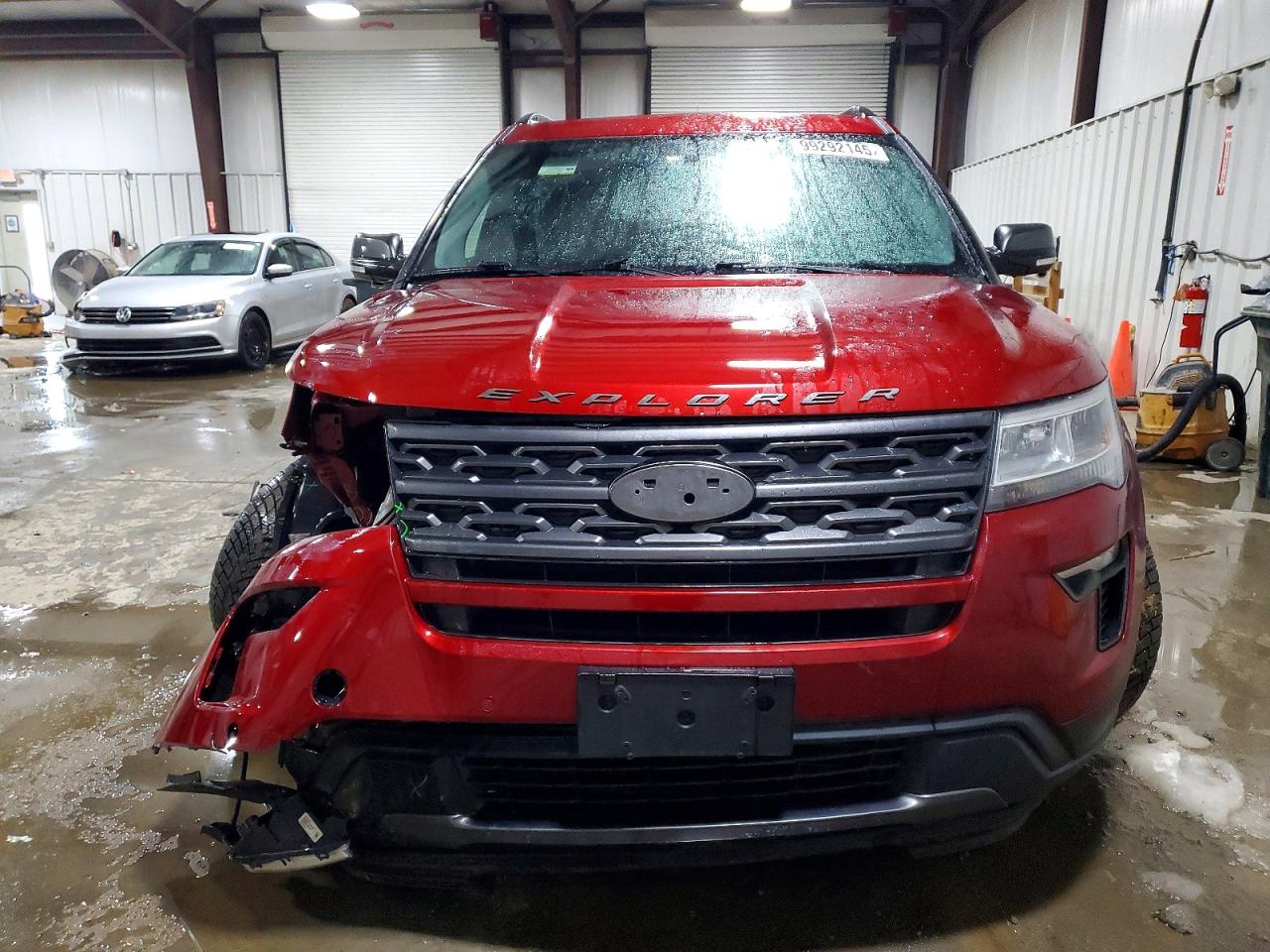 2018 FORD EXPLORER XLT photo 9